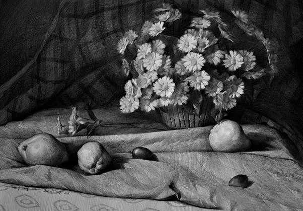 花篮与水果组合写生静物素描