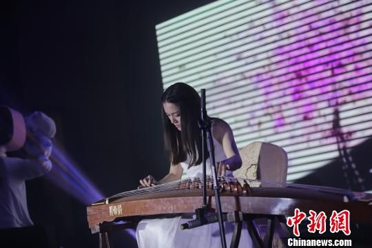 高校校花云集广州争当“玩美女主”