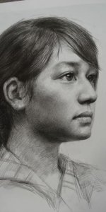 女青年头像素描作品