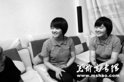 高分美女双胞胎姐妹花考取清华北大