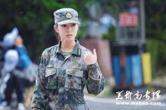 随性、洒脱、“最美女教官”